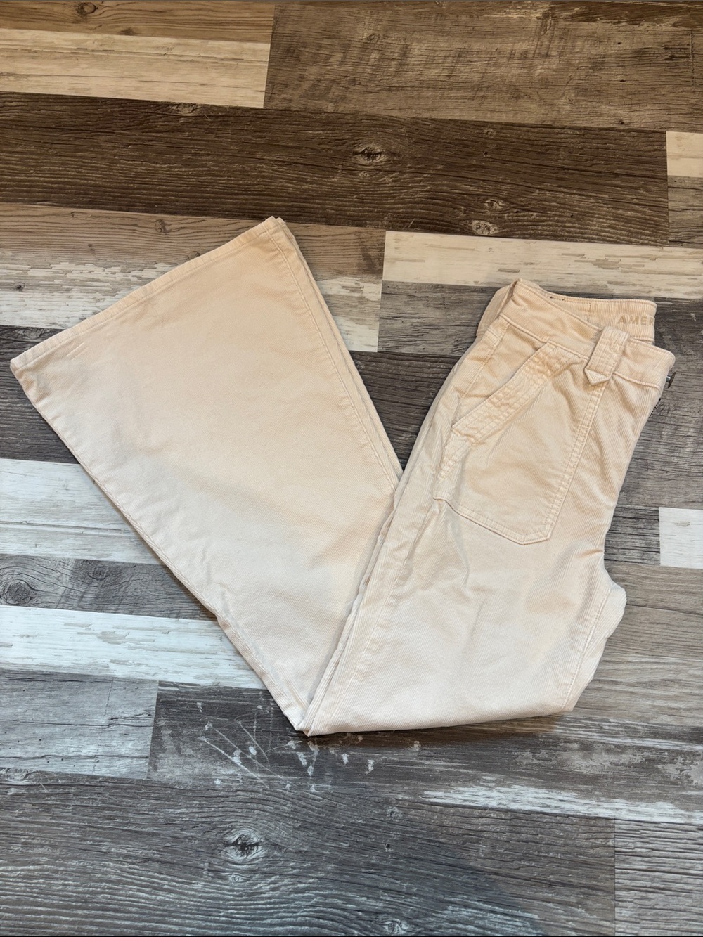 American Eagle Outfitters High-Rise Wide Leg corduroy jeans - Cream